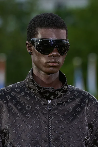 Look 9
